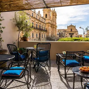 Hotel Q92, Noto